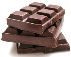 Comer chocolate ayuda a prevenir accidentes cardiovasculares, especialmente después de haber padecido un episodio de esta naturaleza según recientes investigaciones 

